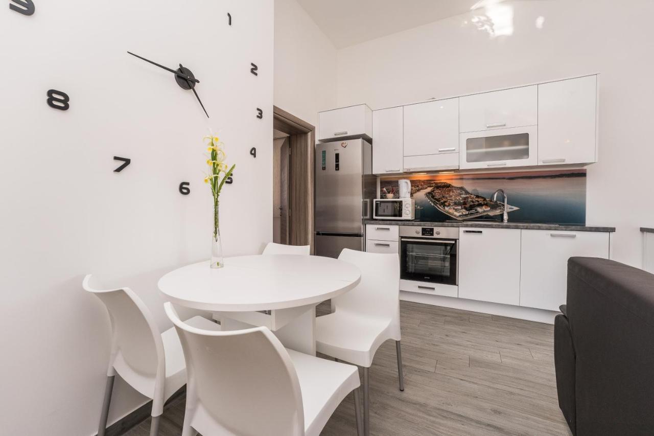 Maza Apartment *