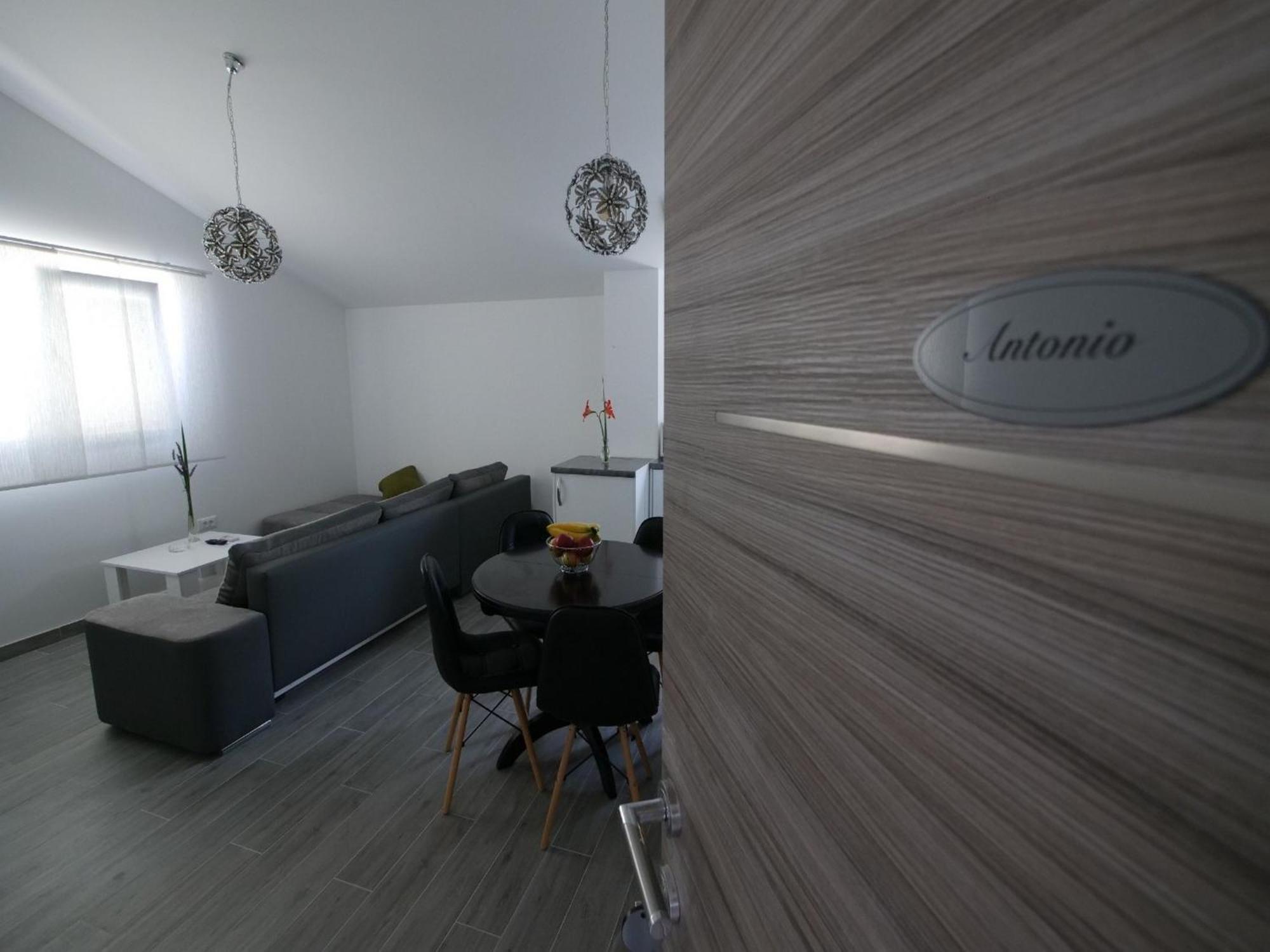 Apartment Maza *